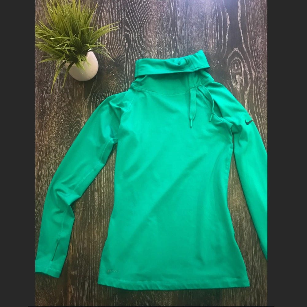 NIKE DRI-FIT LONG SLEEVE TOP